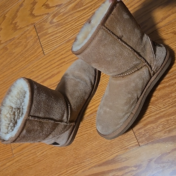 Woman's Boots Tan Brown Uggs Style - Picture 2 of 4